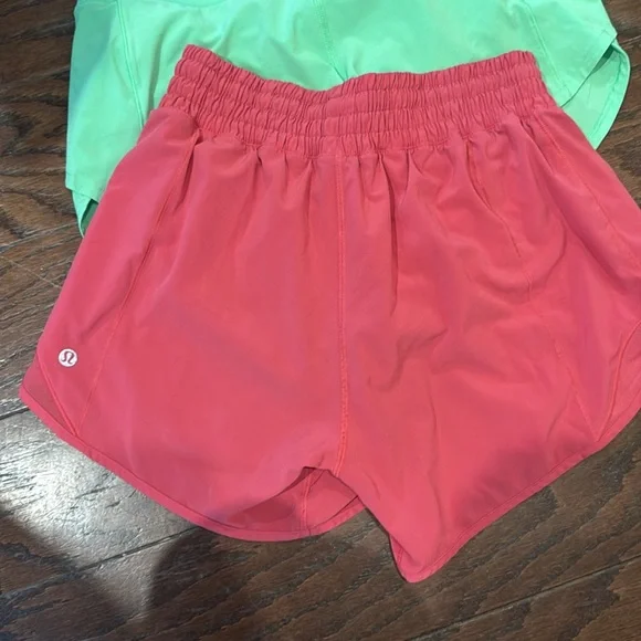 Set of 2 Lululemon shorts, size 4 - Picture 5 of 9